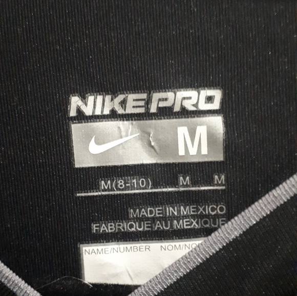 Nike workout top - Picture 3 of 3